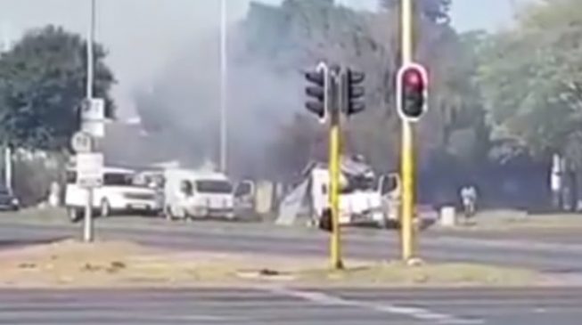 VIDEO: Robbers blow up cash vans in broad daylight in South Africa