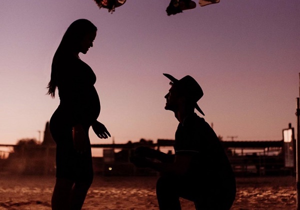 Cassie announces engagement to Alex Fine, flaunts baby bump In nude photos