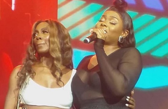 ‘There’s genuine love between us’ — Tiwa Savage, Yemi Alade settle differences on stage