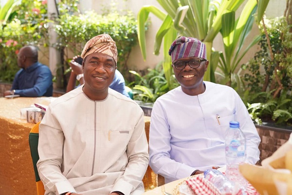 EXTRA: Sanwo-Olu performs ‘leg shake’ with Hamzat at coronavirus isolation facility