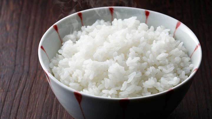 Harvard Medical School: White rice spikes blood sugar in the body -- almost like eating table sugar