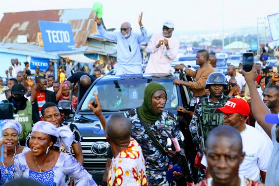 PHOTOS: Akeredolu celebrates victory in the streets | TheCable