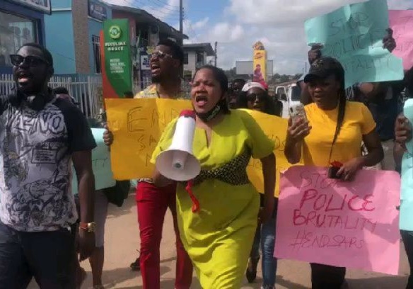 Toyin Abraham leads #EndSARS protest in Ibadan -- hours after Twitter backlash