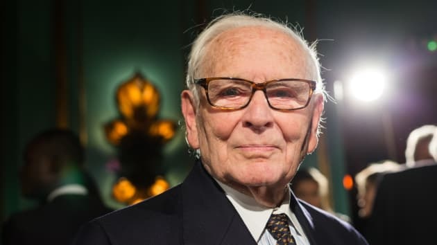 https://lifestyle.thecable.ng/pierre-cardin-top-fashion-designer-dies-at-98/