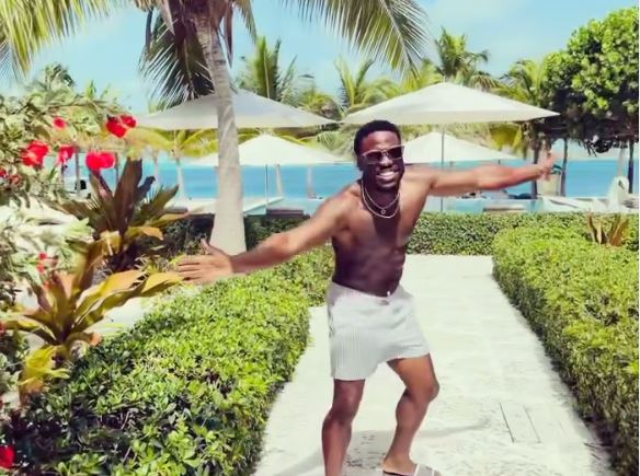 WATCH: Kevin Hart dances to Wizkid's 'Essence'