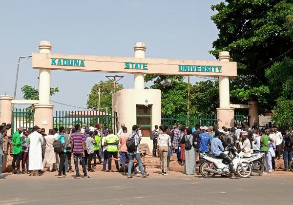 Fee hike: Kaduna varsity denies shutting gates as students stage protest