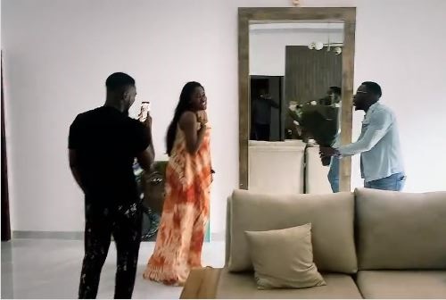 VIDEO: Timi Dakolo surprises Tobi Bakre’s wife with flowers