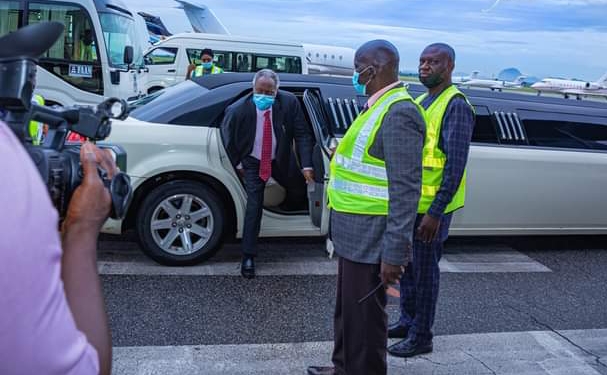 Kumuyi trends for arriving Abuja event in limousine