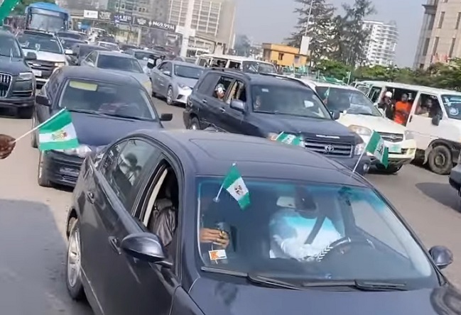 #EndSARSMemorial: Falz, Mr Macaroni lead car procession at Lekki tollgate