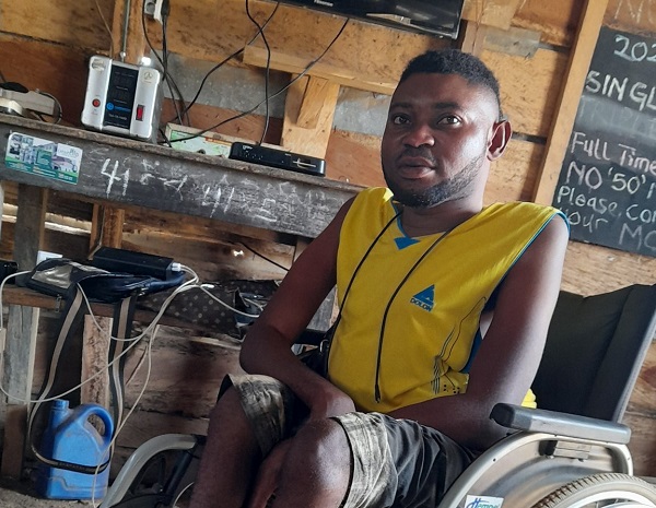 Wheelchair-bound man who applied for Davido’s N20m grant gets donations from Twitter users