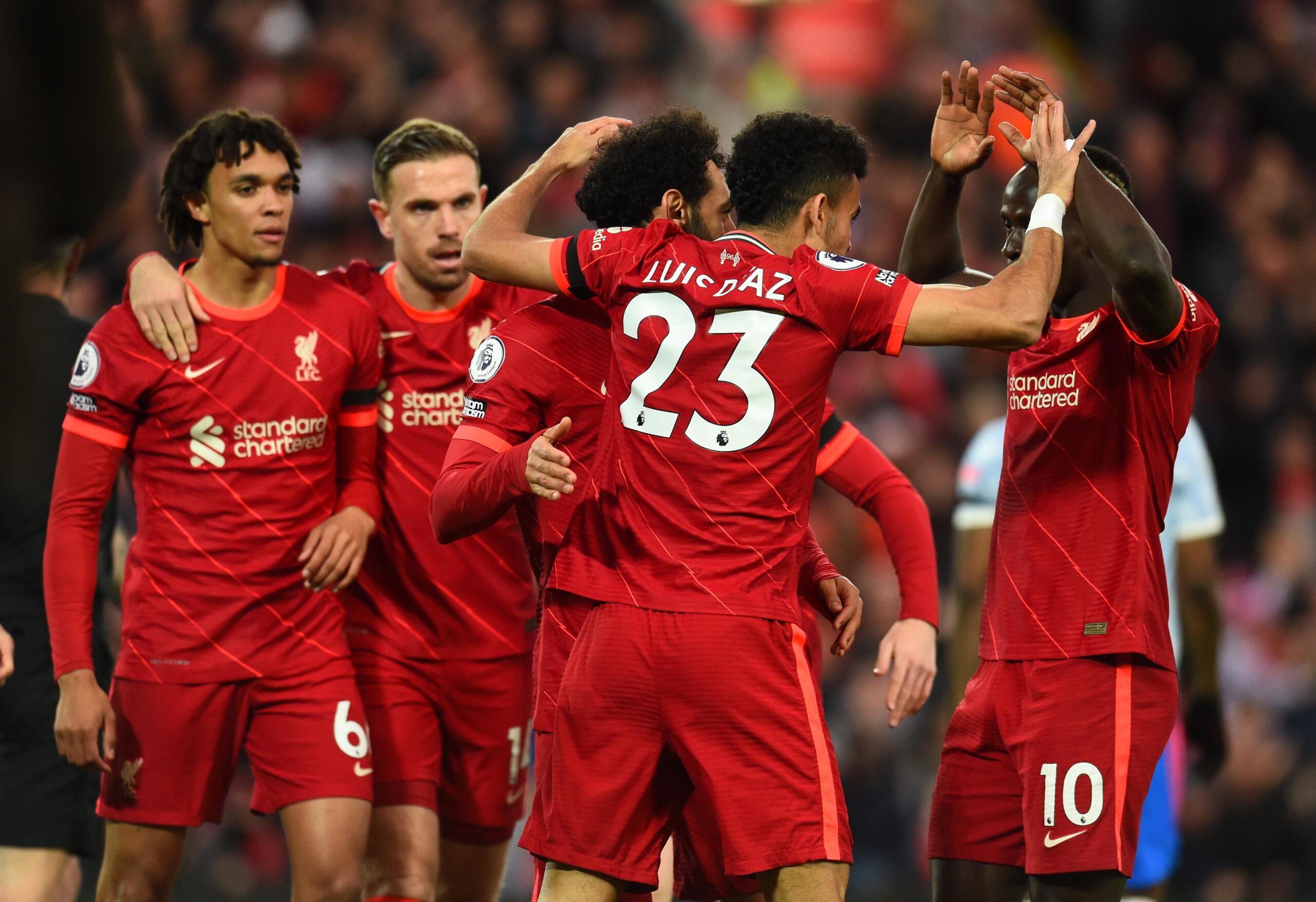 Four-star Liverpool thrash Man United to go top of EPL