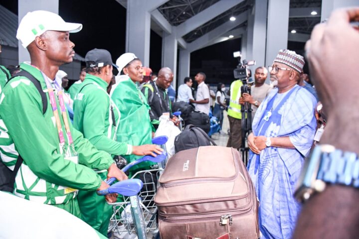 Team Nigeria contingent gets heroic welcome in Abuja