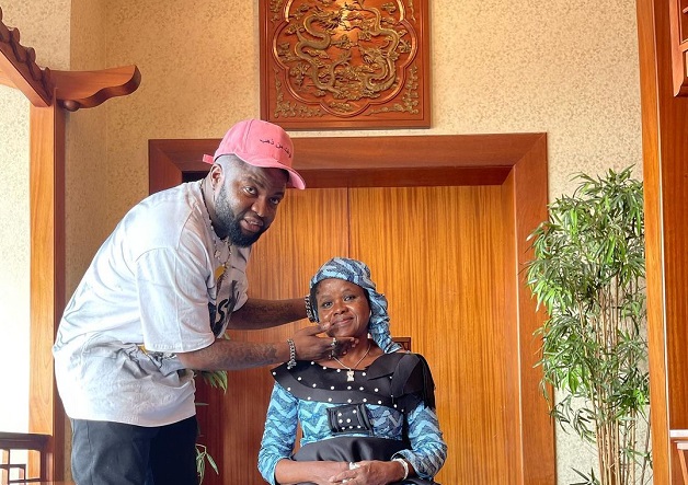 Skales loses mum