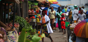 Nigeria’s inflation rate rises to 33.95% as food prices continue to surge