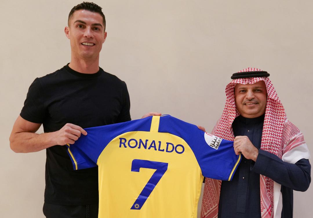 Ronaldo joins Saudi Arabia's Al-Nassr in '€200m per year' deal