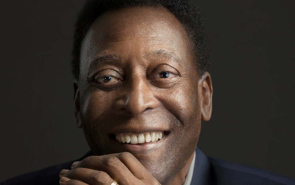 tributes pour in for Pele