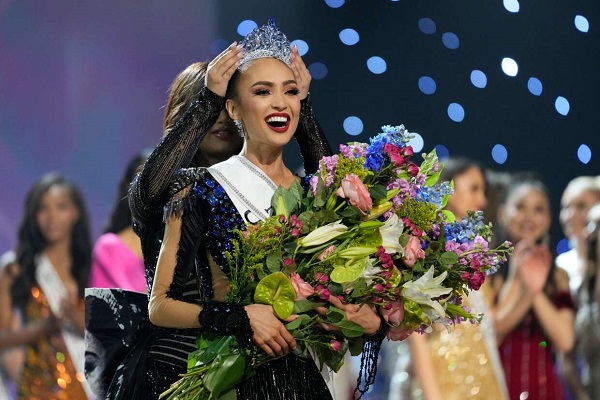 America's R'Bonney Gabriel crowned Miss Universe 2022