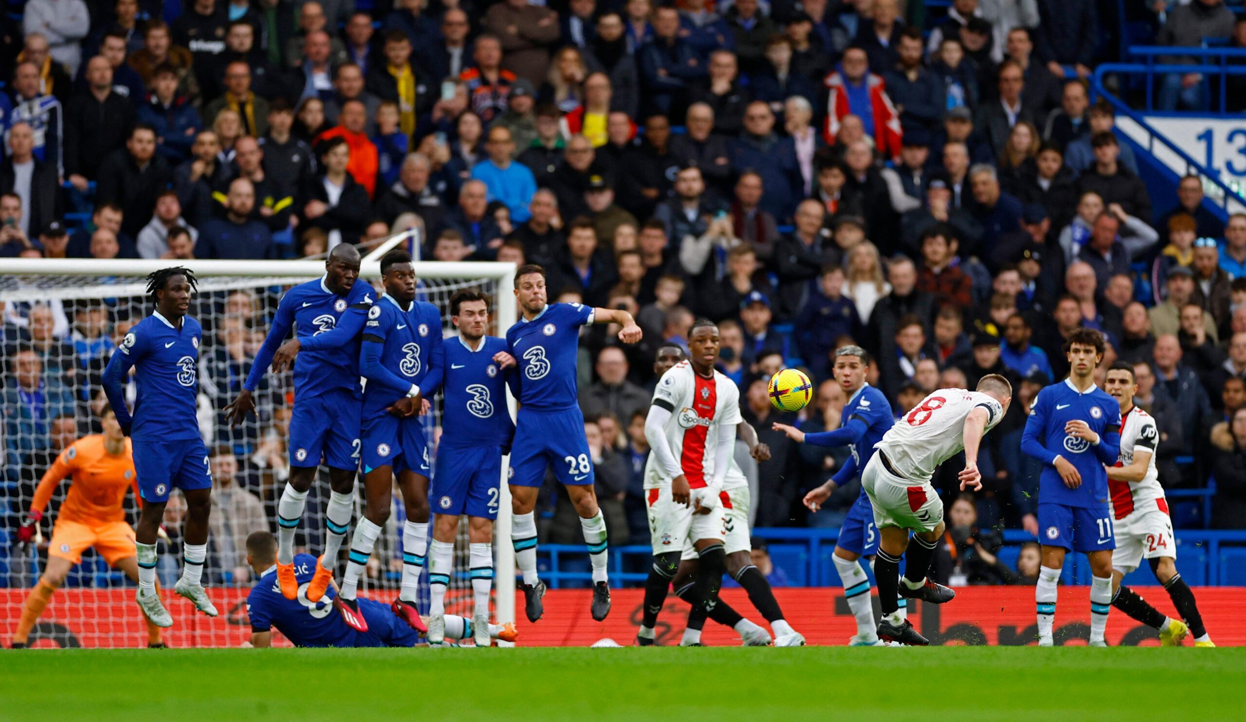 EPL results: Chelsea lose at home, Man City drop points as Arsenal regain top spot