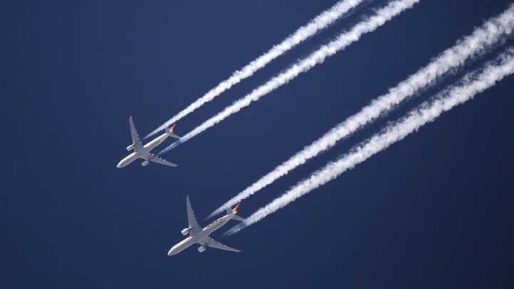 Commercial Aeroplanes fly above London