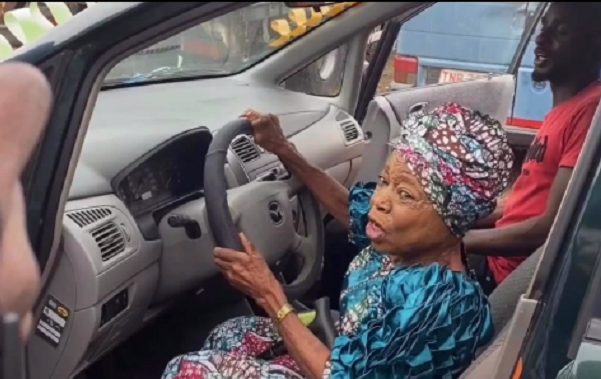 Actress Iya Gbonkan gets car gift, nearly N5m -- weeks after plea