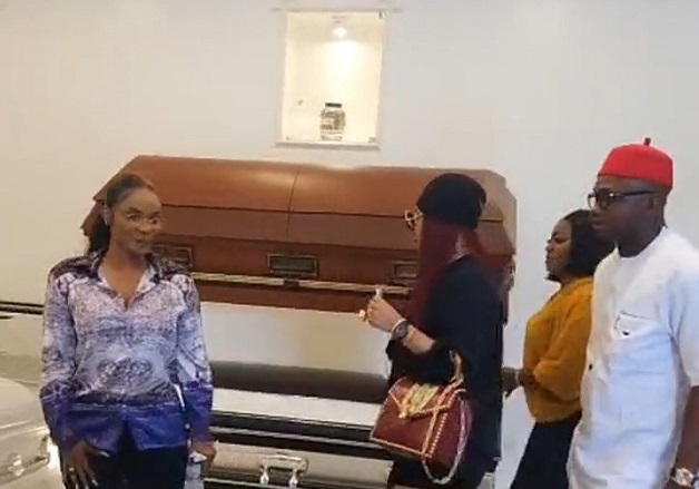 Iyabo Ojo, Tonto Dikeh get ‘free casket’ during shopping for late singer Mohbad