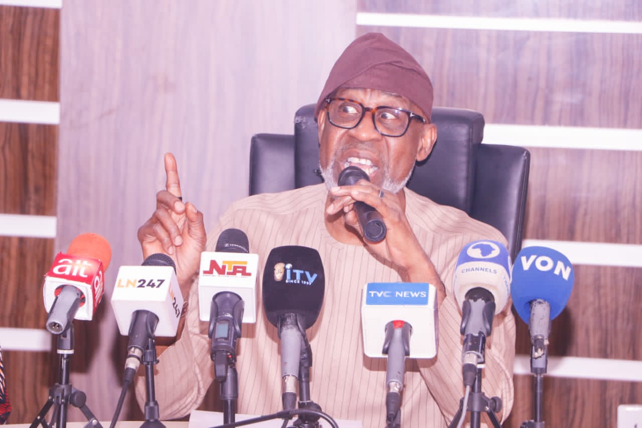 JUST IN: FG revokes 1,633 mining licences over payment default