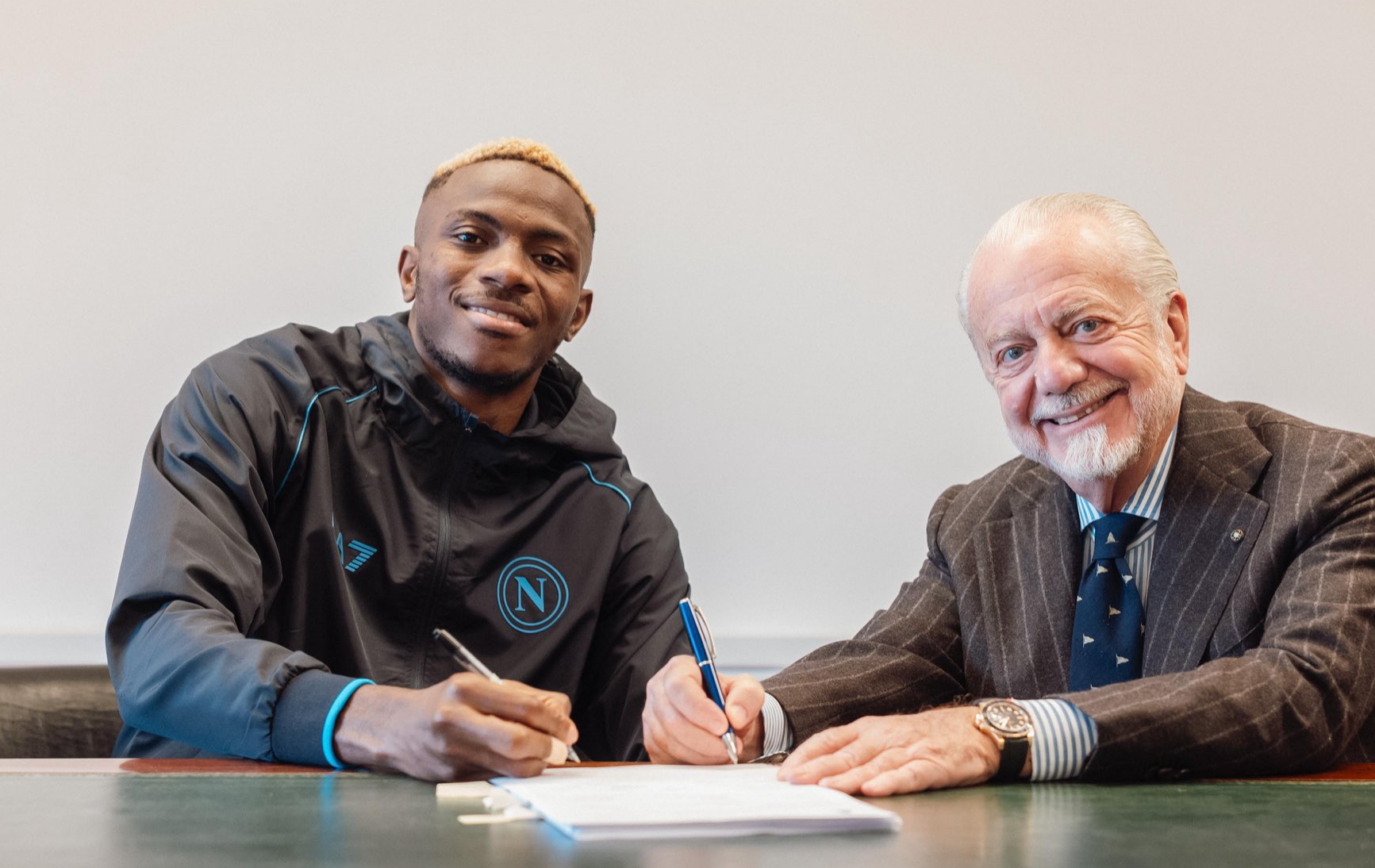 Osimhen extends Napoli contract to 2026
