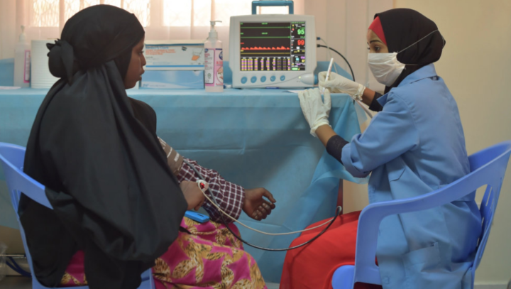 Sheikh Zayed Bin Sultan Al'Nahya Hospital attending to a patient in Mogadishu, Somalia.. Telemedicine could be instrumental in solving the continent’s health challenges. Copyright: Tobin Jones / AMISOM, (CC0 1.0 DEED).