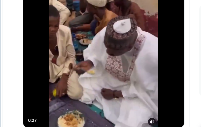 TRENDING VIDEO: Sokoto governor breaks Ramadan fast with almajiri kid