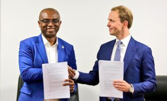 NNPC, Norwegian company sign project development agreement for floating LNG plant