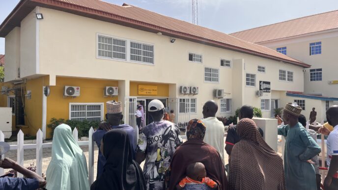 Residents queue at MTN Hadija office, Kano over barred lines