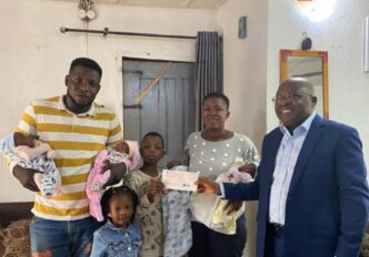 The family of Sodiq Olayode who recently welcomed quadruplets received N5 million from Femi Otedola Foundation