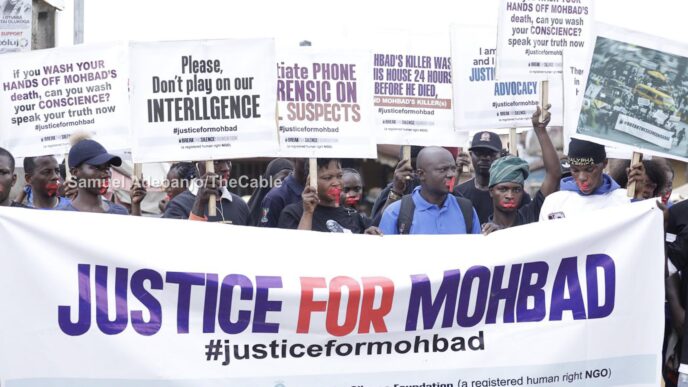 Yomi Fabiyi leads #JusticeforMohbad protest outside Ikorodu court ahead of coroner's inquest