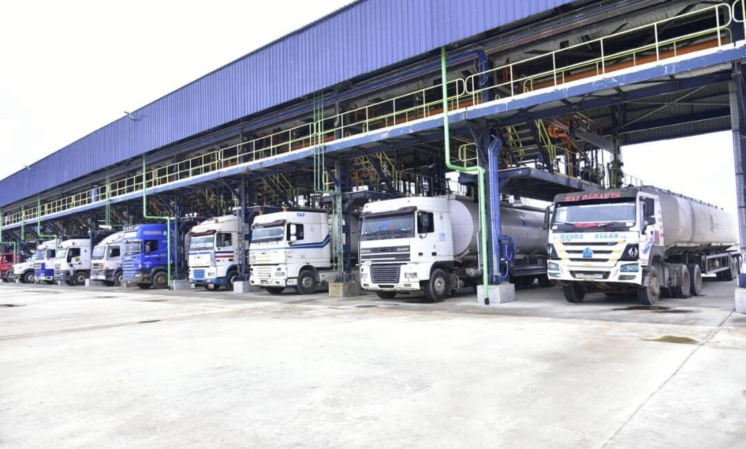 First set of NNPC trucks lift petrol at Dangote refinery