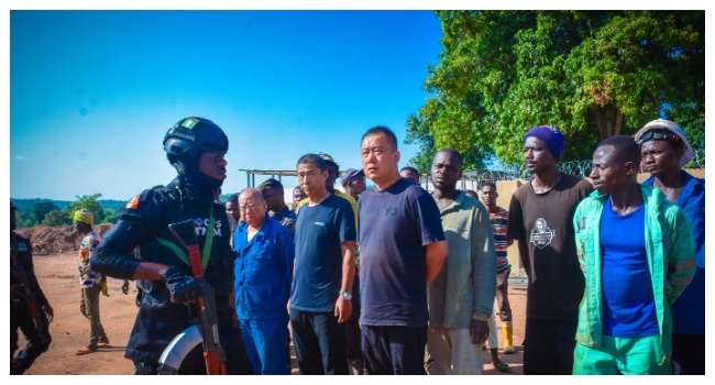 FG arrests three Chinese nationals, two Nigerians for 'illegal mining' in Nasarawa