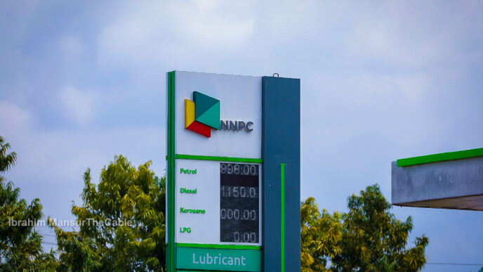 NNPC increases petrol price to N998 per litre