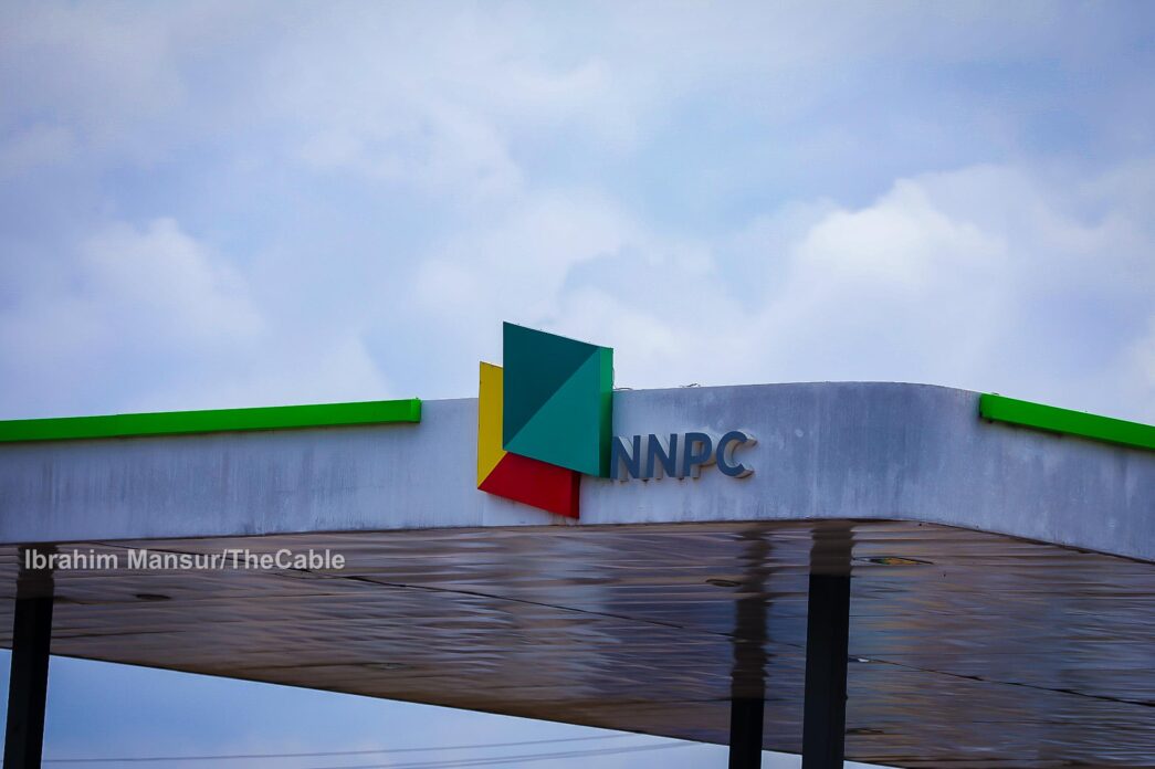 NNPC slashes petrol price to N880/litre in Abuja, N860/litre in Lagos