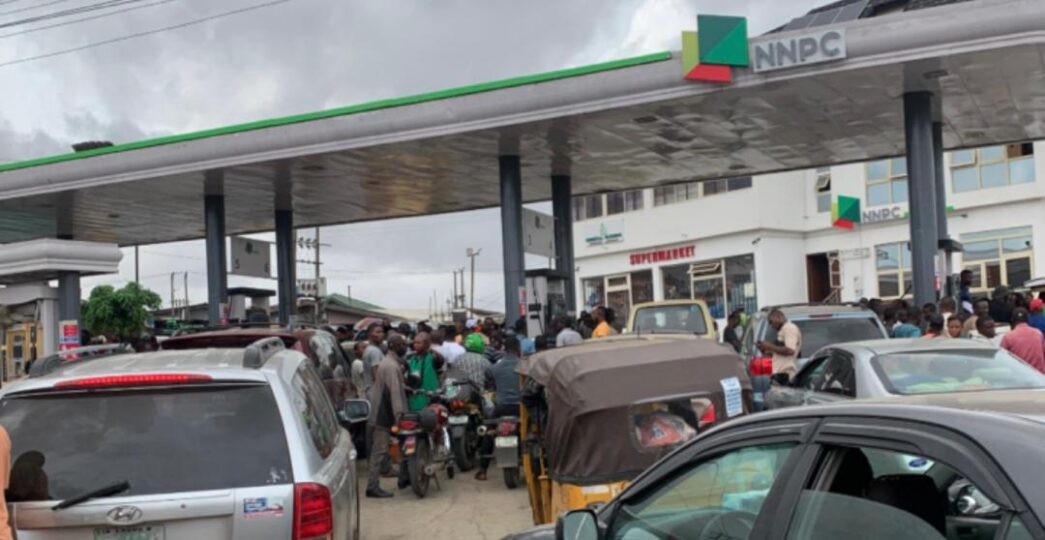 JUST IN: NNPC increases petrol price to N998 per litre