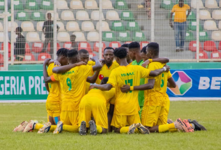 Fans of Bendel Insurance assaulted three match officials during their home loss to Kano Pillars on Sunday.