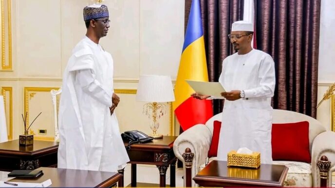 Nuhu Ribadu (left) and Chad President Idriss Deby