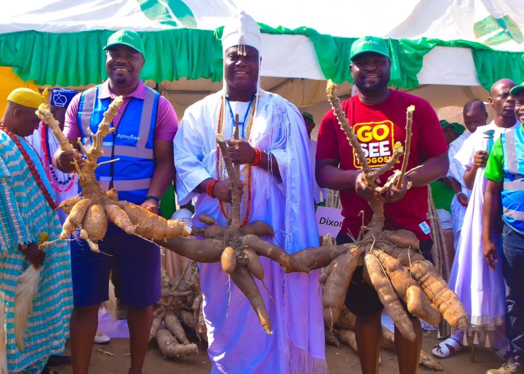 Ooni visits Agbeyewa Farms in Ekiti state