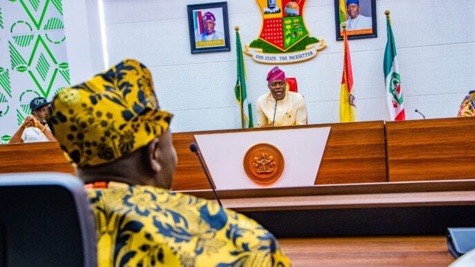 Makinde speaking after presenting staff of office to Abimbola Owoade, Alaafin of Oyo state