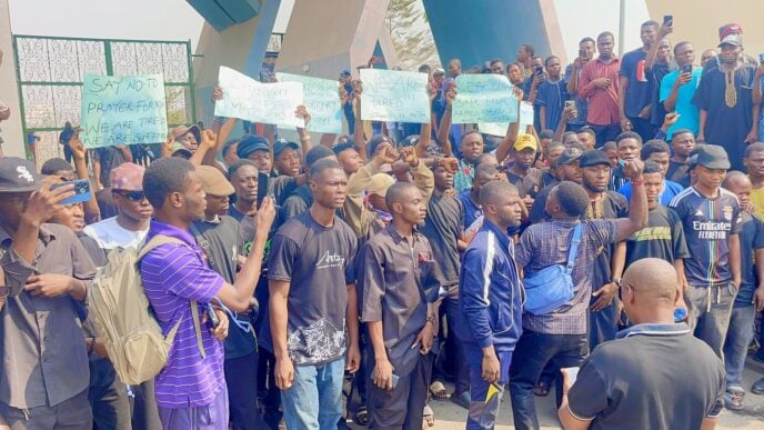 Protest at FUL as bus-truck collision leaves five students dead