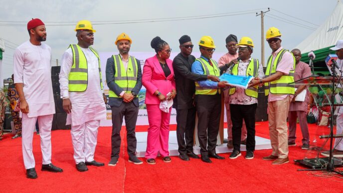 A photo from the flagging-off ceremony of the Benin-Asaba road project