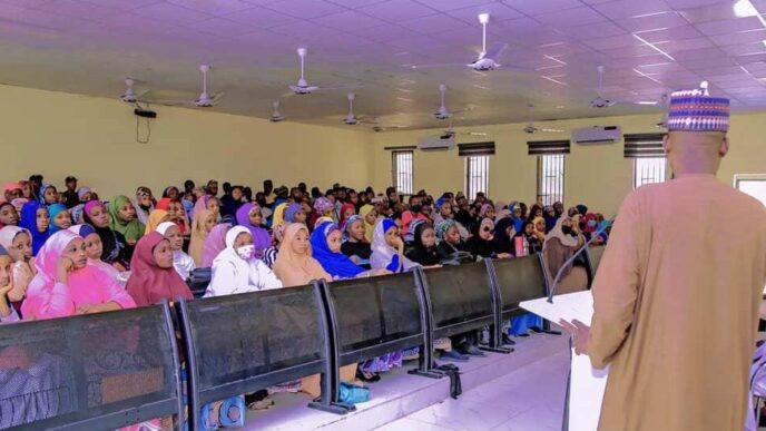 Kano increases salary of tertiary school lecturers by 25%